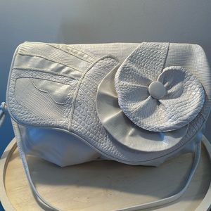 Vintage white faux leather clutch Y2K Vintage